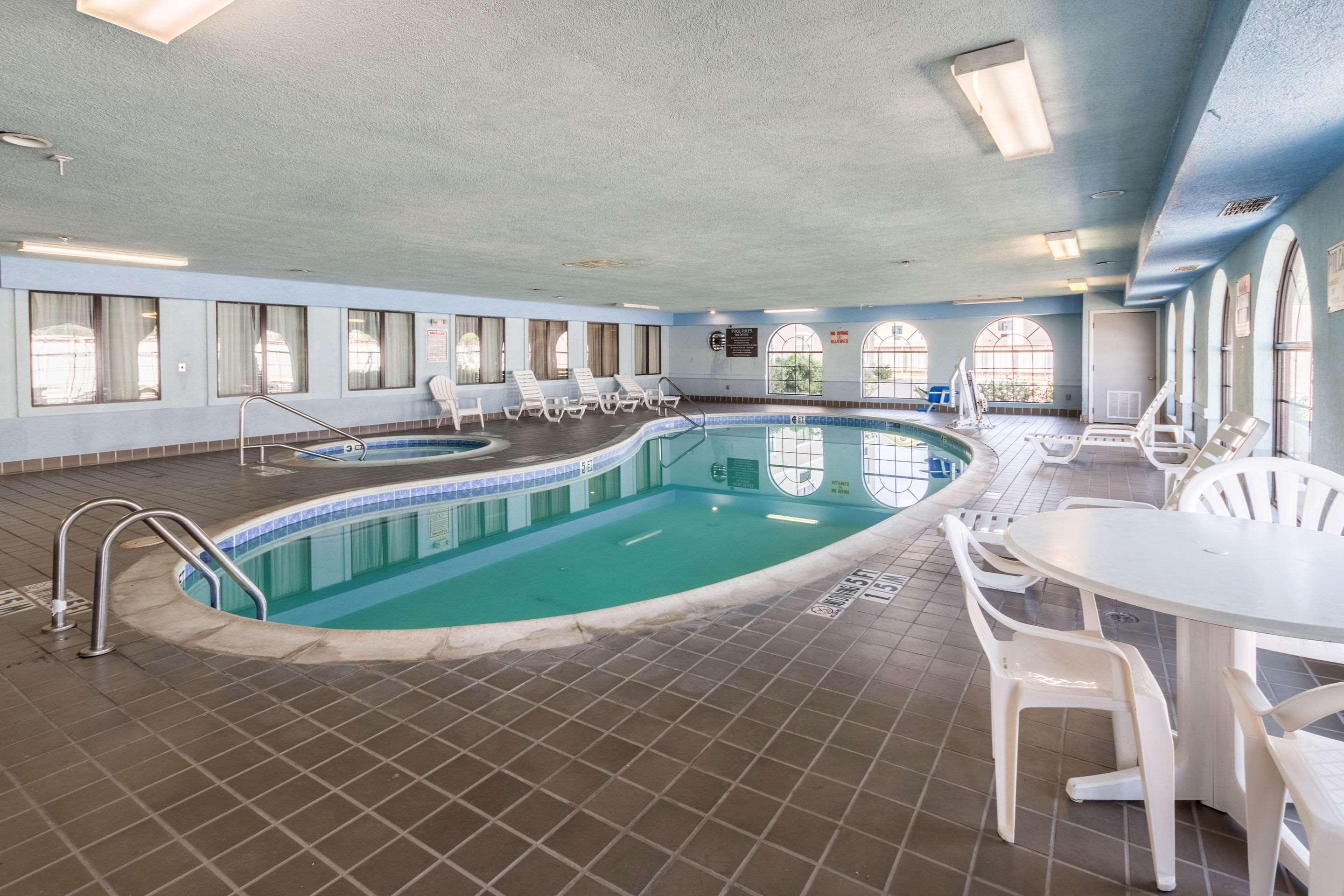 Quality Suites Burleson - Ft Worth Esterno foto